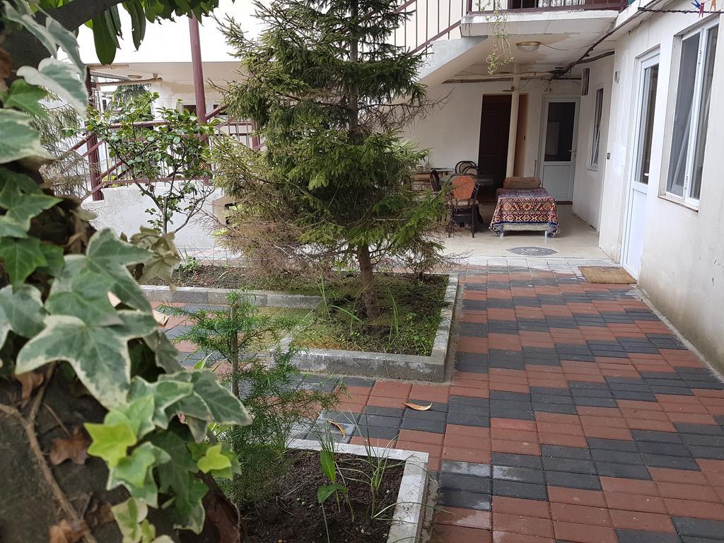 Guesthouse 97 In Batumi Exteriör bild
