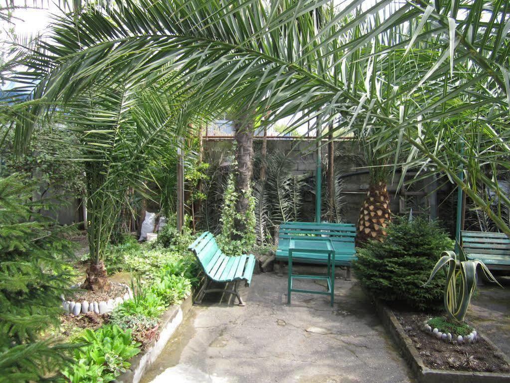 Guesthouse 97 In Batumi Exteriör bild